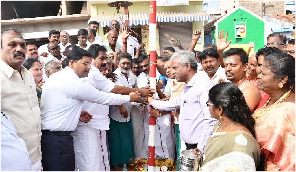 அலங்காநல்லூர் ஜல்லிக்கட்டு போட்டி: அமைச்சர்  மூர்த்தி தலைமையில் அடிக்கல் நாட்டு விழா